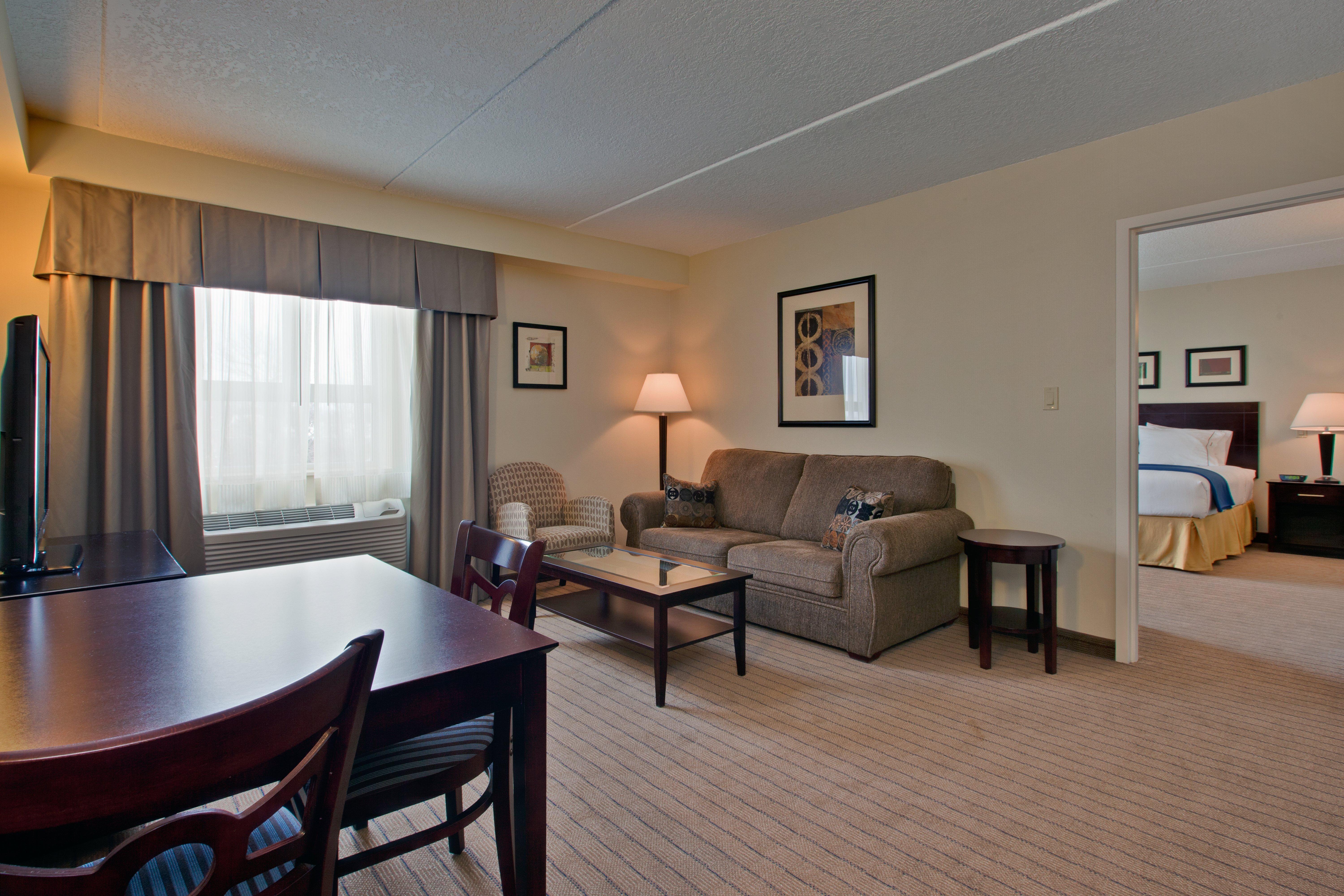 Comfort Inn & Suites Кинкардин Екстериор снимка