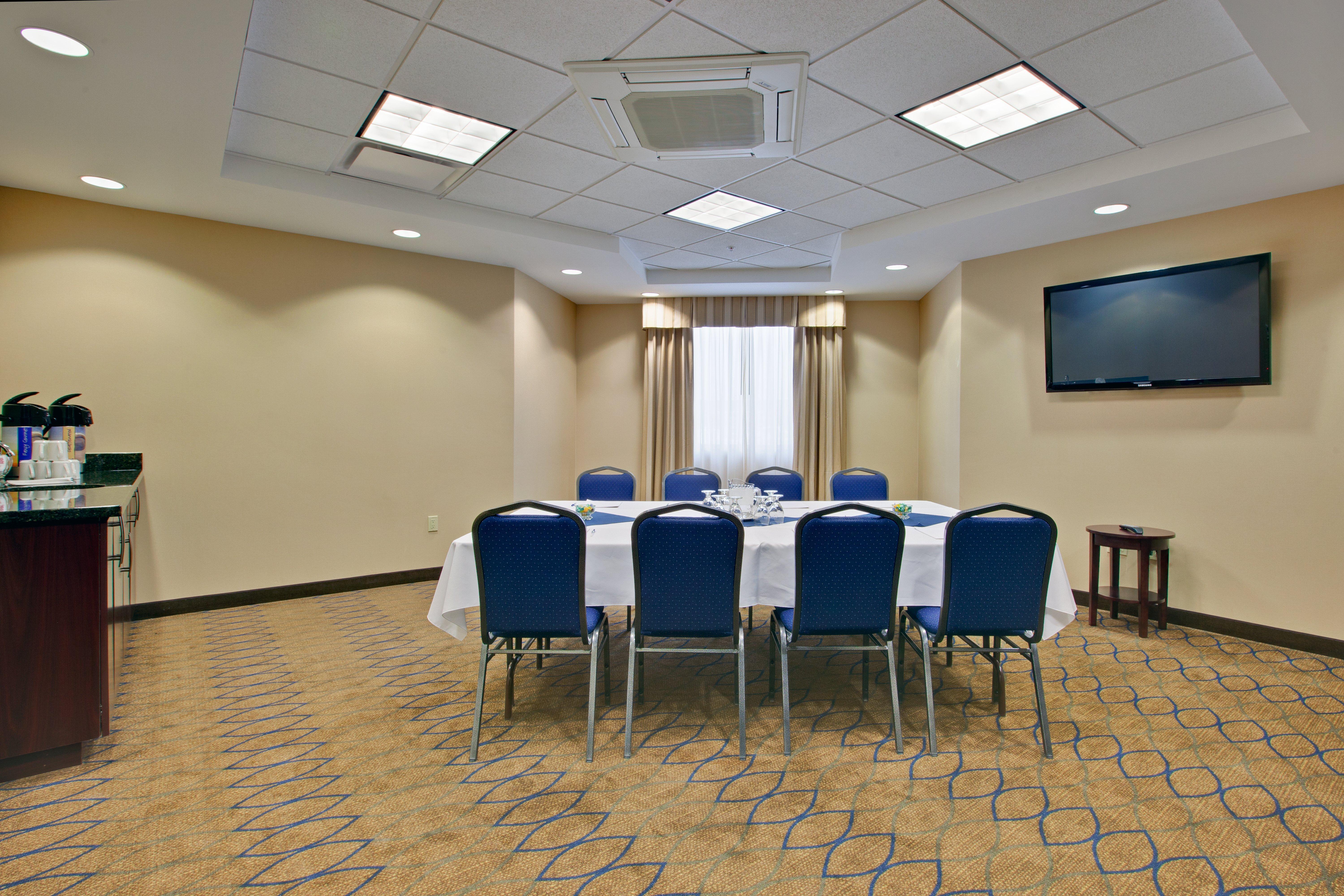 Comfort Inn & Suites Кинкардин Екстериор снимка