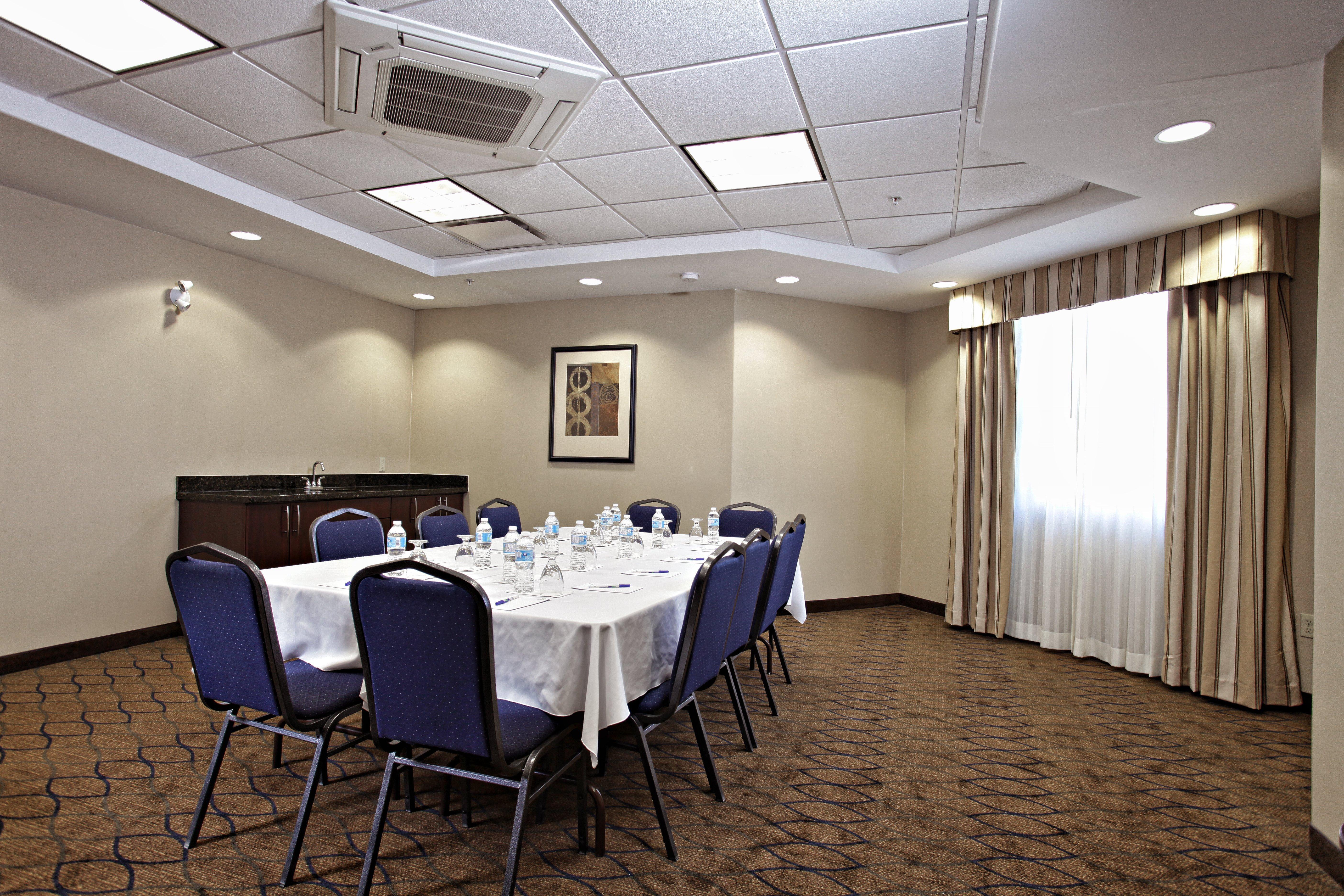 Comfort Inn & Suites Кинкардин Екстериор снимка